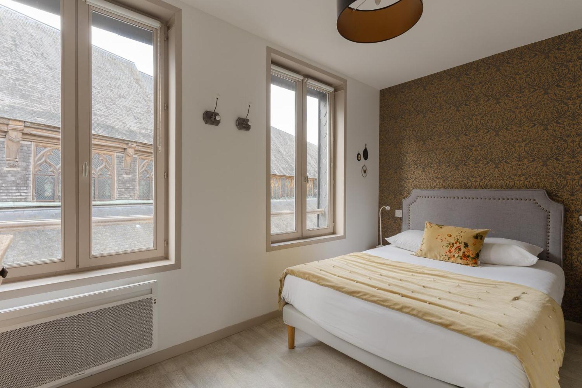 Studio Et Appartements Sainte Catherine Honfleur Exterior photo